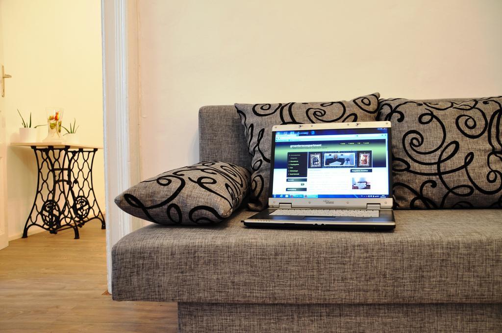 Green Terrace Apartment Budapest Exterior foto